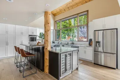 Kitchen Island Corner.jpg