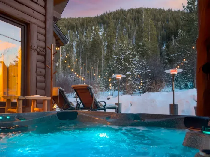 SaddleviewHotTub (3 of 1).jpg