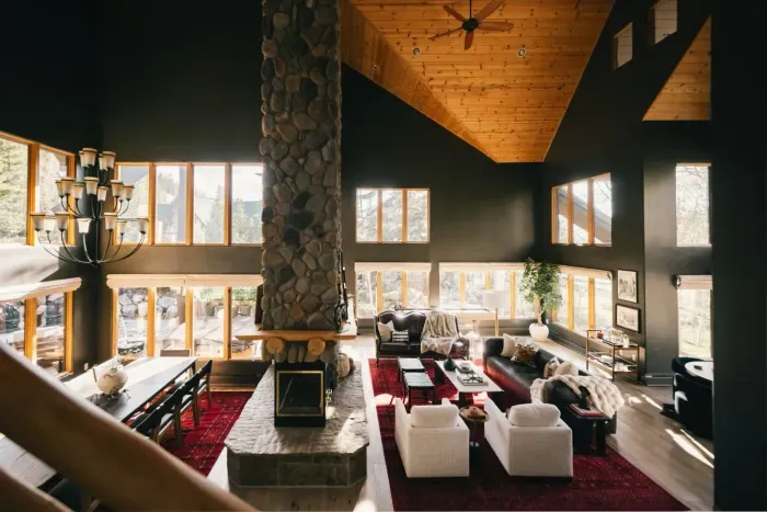 01 - Living Room 02.jpg