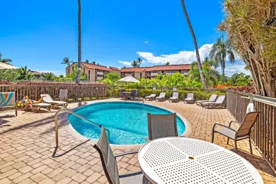 Saltwater pool right outside condo