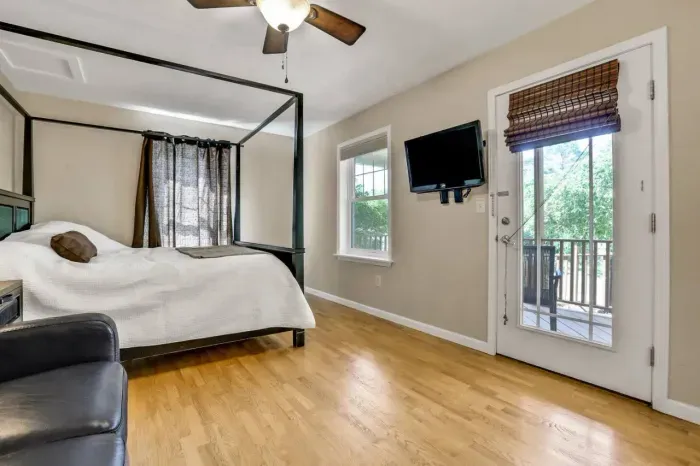 Moonshadow Suite 2 at Moondance Ridge Suites - image 1 of 3