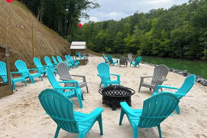 Common Area Beach w/Fire pit & Chairs