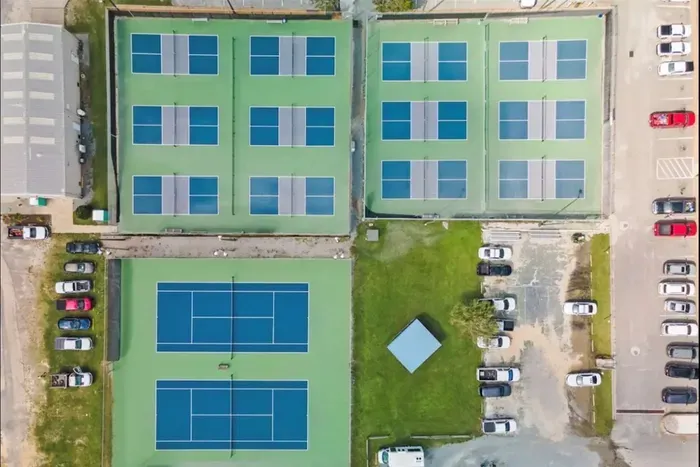 Tennis Courts & Pickleball Courts near Middleton Park