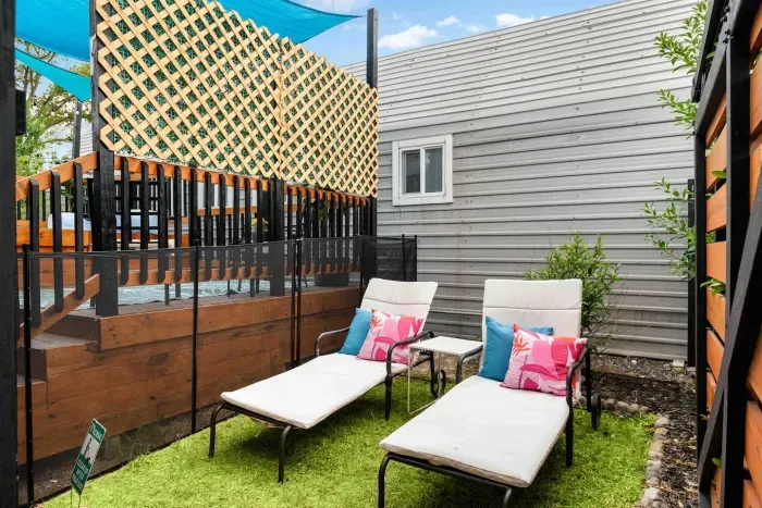 Outdoor Lounge Chairs
