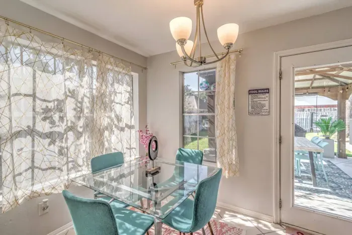 Cozy Breakfast Nook