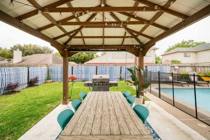 Covered Patio with Grill