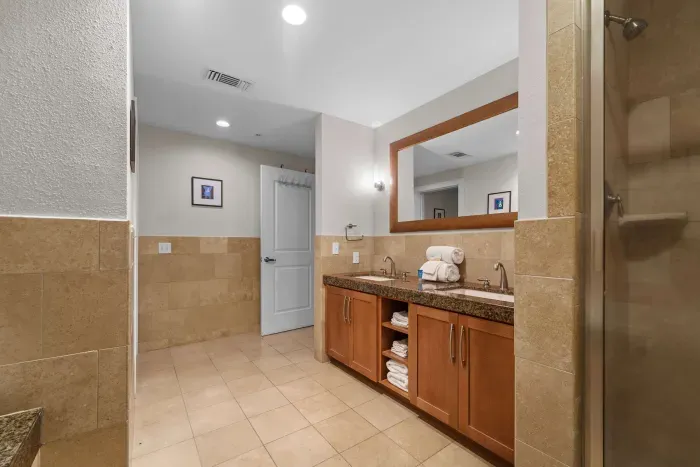 Spa-inspired full bathroom with high-end finishes and a relaxing ambiance.
