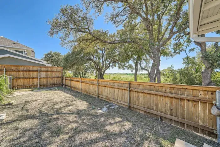 Beautifully maintained exterior, perfect for your getaway photos.