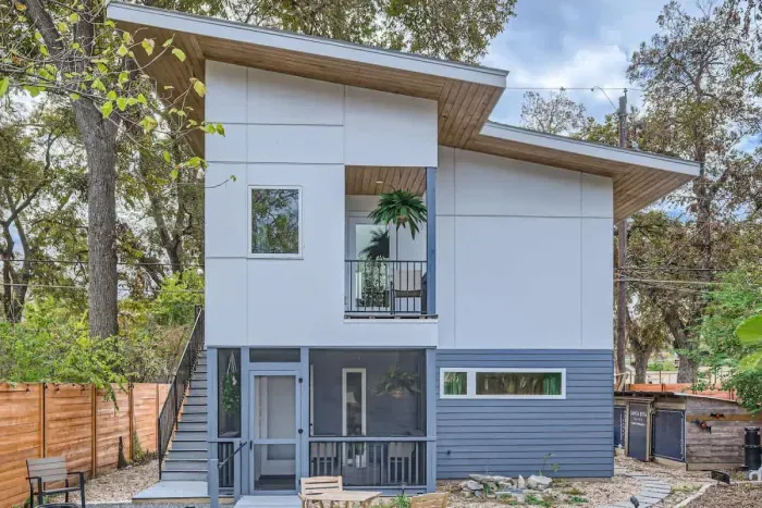 Perfect mix of style and comfort, right from the outside.