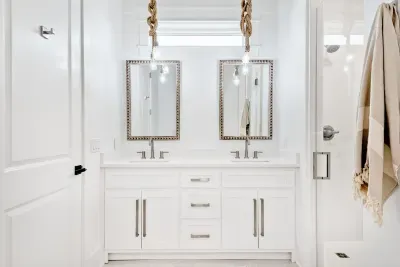 Sparkling clean and fully stocked with essentials. 
Start and end your day refreshed!