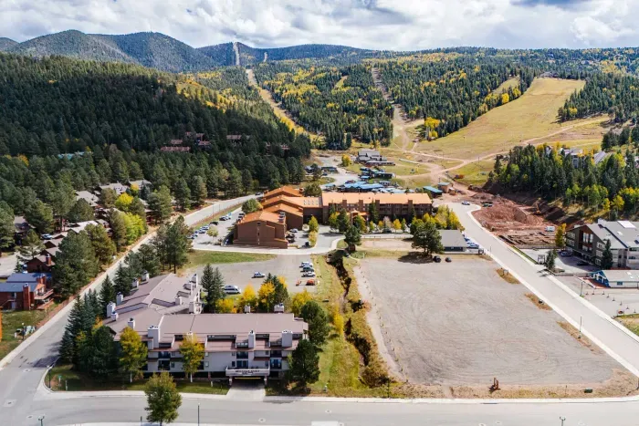 Breathtaking alpine backdrop ideal for year-round getaways.