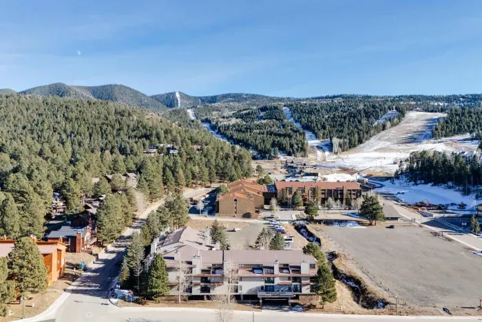 Unobstructed views of the runs, perfect for planning your day on the mountain.
