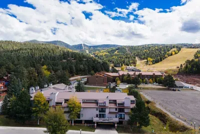 Crisp panoramic landscape highlighting Angel Fire’s elevation and open vistas.
