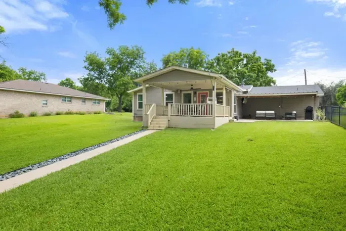 Backyard - So much room for yard games and fun in the sun!