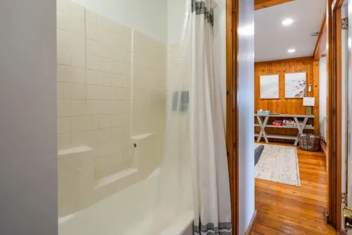 Take a relaxing soak in the tub—perfect after a long day on the go.