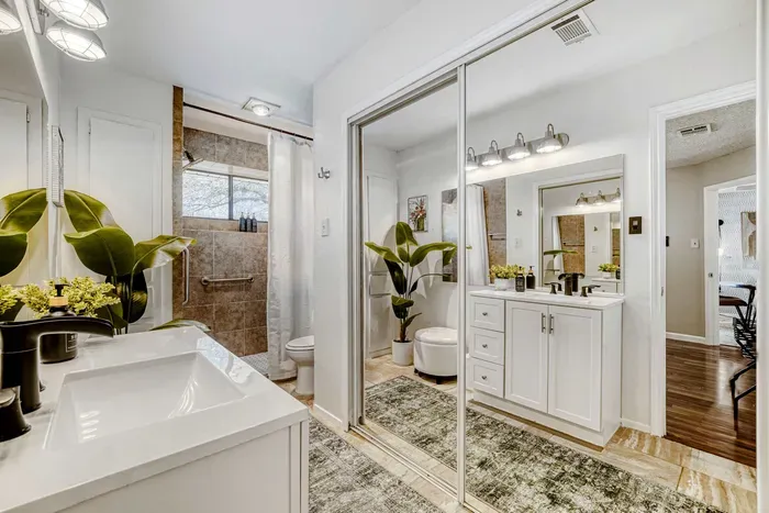 Cozy North Austin Retreat | Deck-Near Domain+Q2 - image 21 of 57