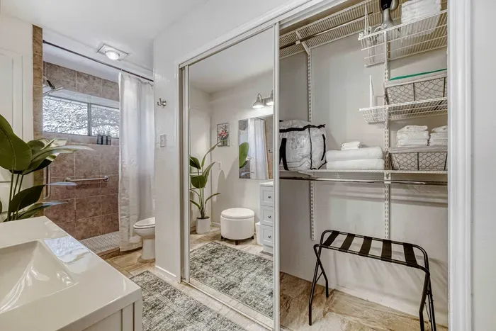 Cozy North Austin Retreat | Deck-Near Domain+Q2 - image 22 of 57