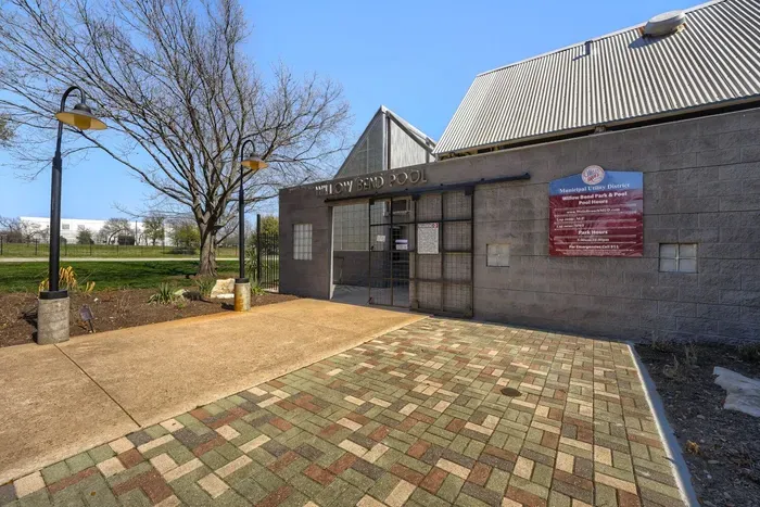Amenity center entrance