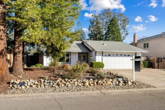 Enjoy a calm setting surrounded by greenery and natural light.