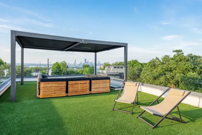 Jaw-dropping views that set the perfect vacation mood.