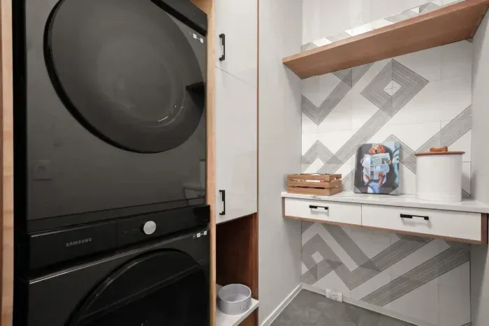 Whether it's for a quick wash or a longer stay, our laundry room has you covered.