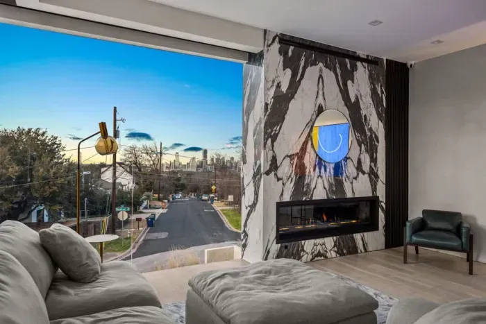 Views for days, vibes for nights! Kick back by the fireplace with a glass of wine and watch the sunset roll in.