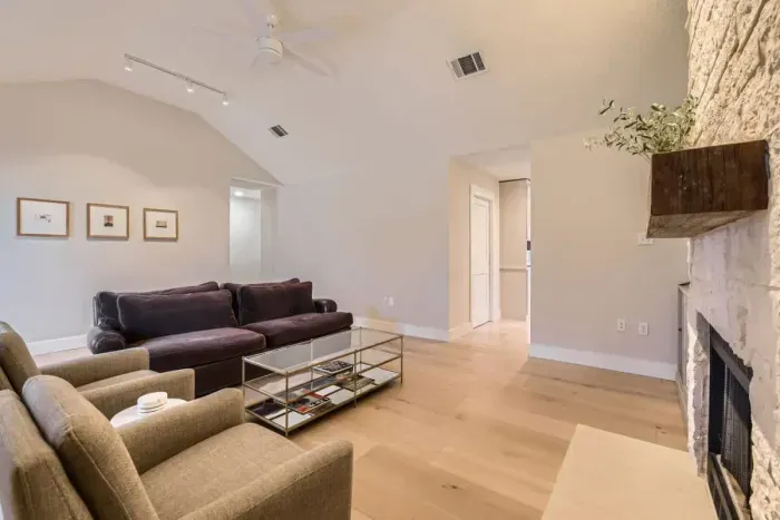 Comfortable living area with board games, books, and a cozy corner for unwinding.