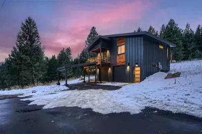 Drive up to Front of house-Winter Months