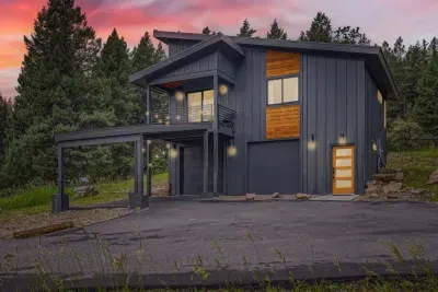 Your home away from home, with curb appeal that sets the tone for a great stay.
