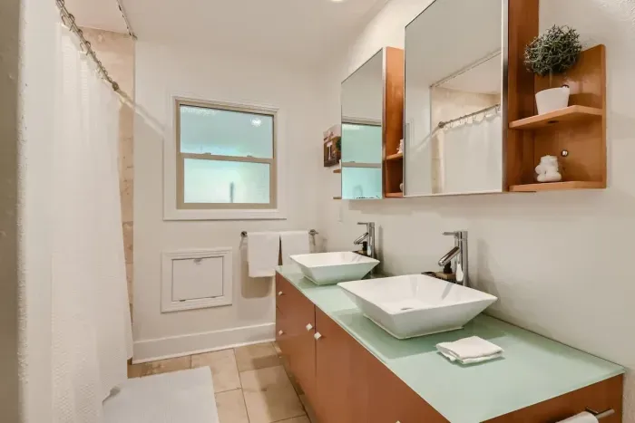 Featuring plenty of counter space and storage for a hassle-free stay.