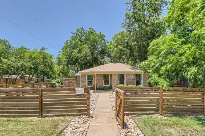 Perfect mix of style and comfort, right from the outside.