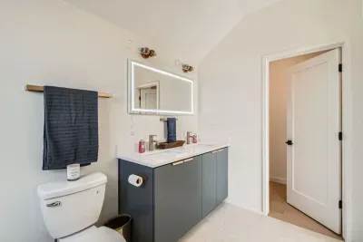 En-suite Bathroom