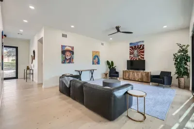 Beautiful, clean, and spacious Living room
