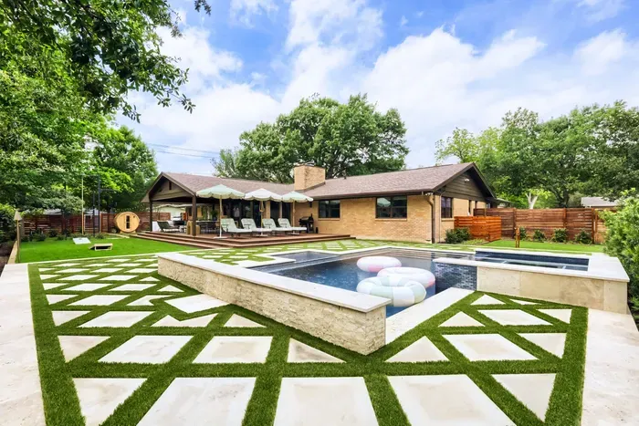 Where luxury meets laid-back outdoor living.