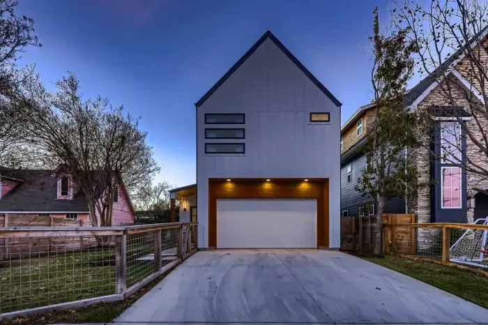 Your home away from home, with curb appeal that sets the tone for a great stay.