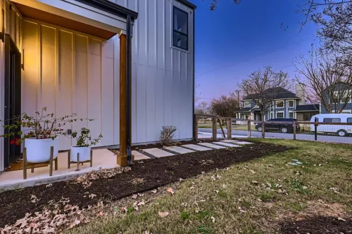 Perfect mix of style and comfort, right from the outside.