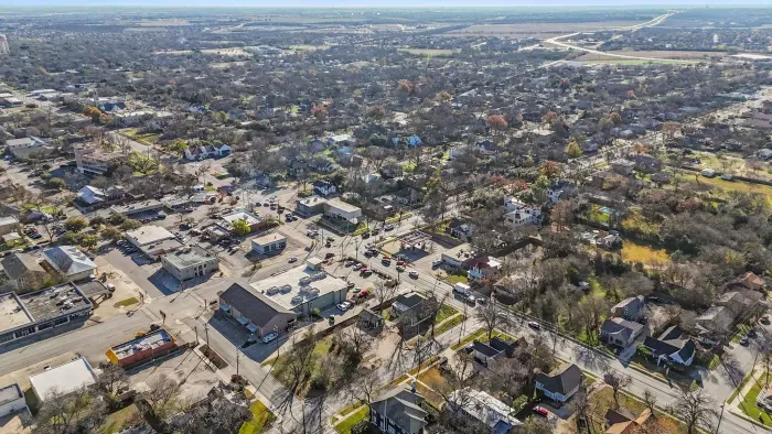 Stroll, shop, and savor your way through downtown