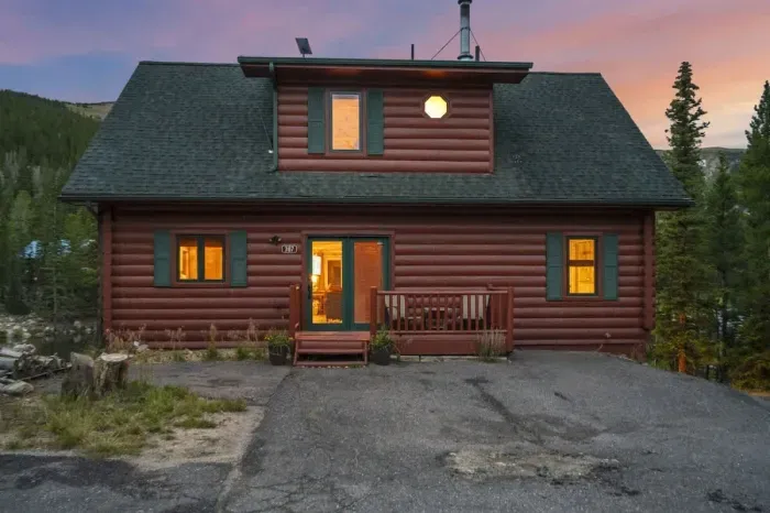 Front view of the property