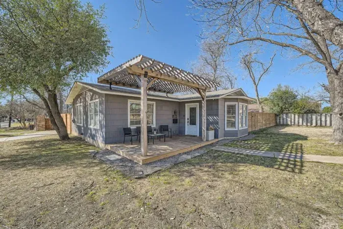 Your home away from home, with curb appeal that sets the tone for a great stay.