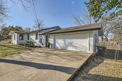 Another view of the inviting front exterior and driveway.