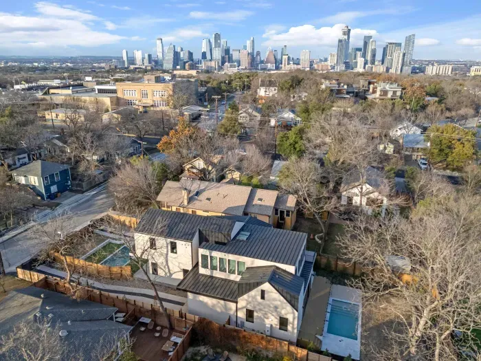 Minutes away from all that downtown Austin has to offer!