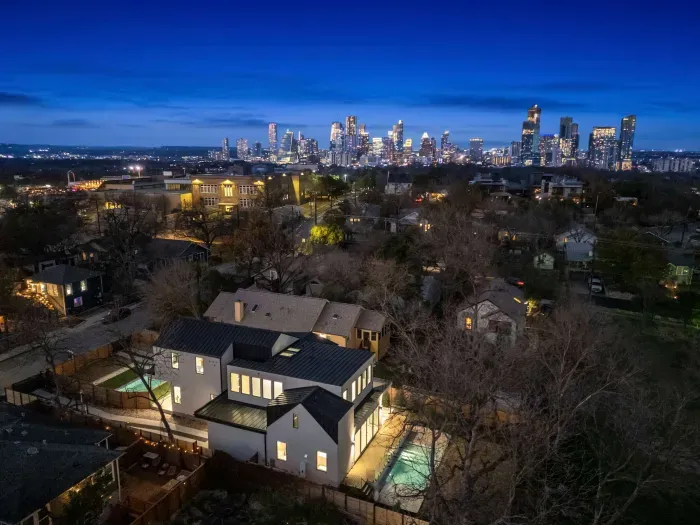 Minutes away from all that downtown Austin has to offer!
