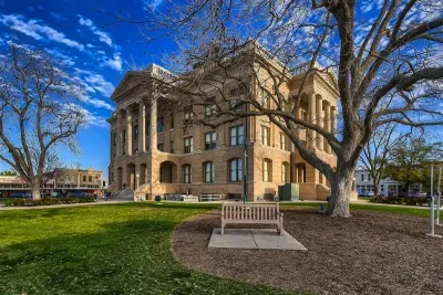 From boutiques to BBQ, Courthouse Square is where Georgetown comes alive; perfect for an afternoon adventure.