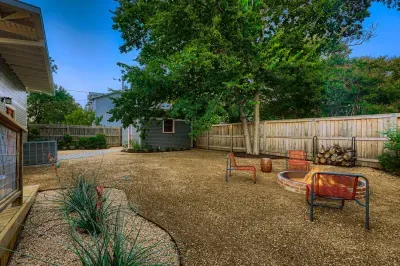 Spacious backyard with fire pit – perfect for evening gatherings.