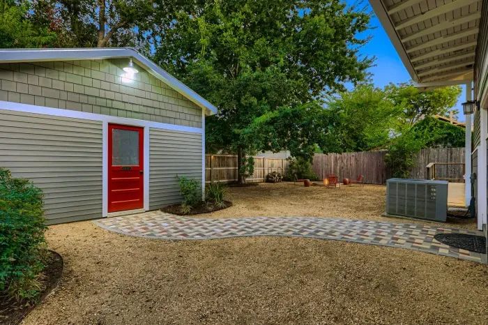 Side yard with plenty of open space to enjoy.