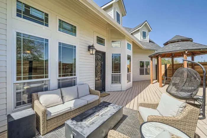 Stylish patio with a modern design, ideal for enjoying drinks and meals al fresco.