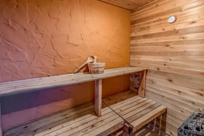 Unwind in the dry sauna