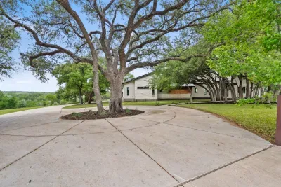 Plenty of parking space to accommodate all your guests.