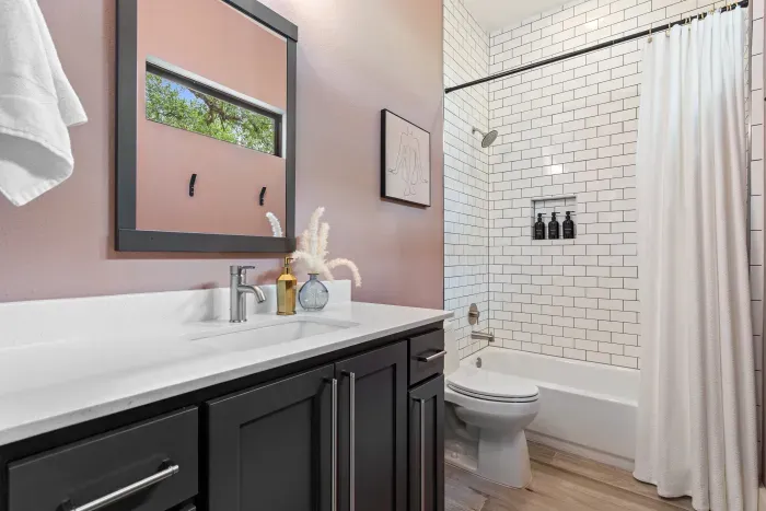 Full Ensuite Bathroom in Bedroom 3