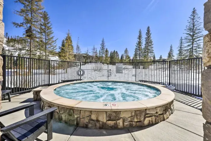 From sun-soaked swims to starlit soaks, this hot tub has you covered.